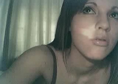 Bat Nudicy Babe pone su trasero en cámara - chicas sin desnudos