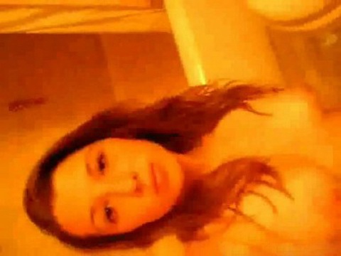 La niña desnuda de aficionada de aficionada que lo copia - chicas desnudas